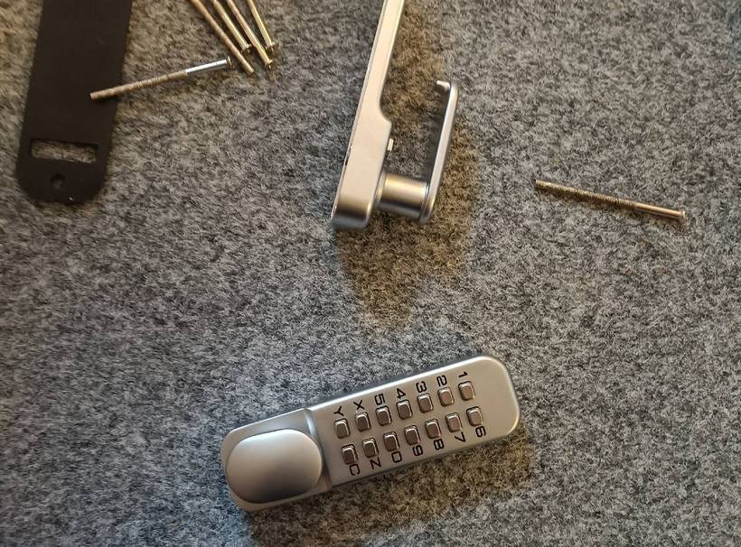 Anti-snap cylinder on a patio door, UK locksmith job